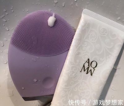 溫和煥膚，水潤新生 兼具補水與去角質的洗面奶及面膜推薦
